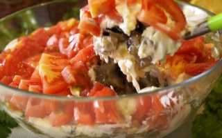 Слоеный салат с копченой курицей и грибами рецепт с фото